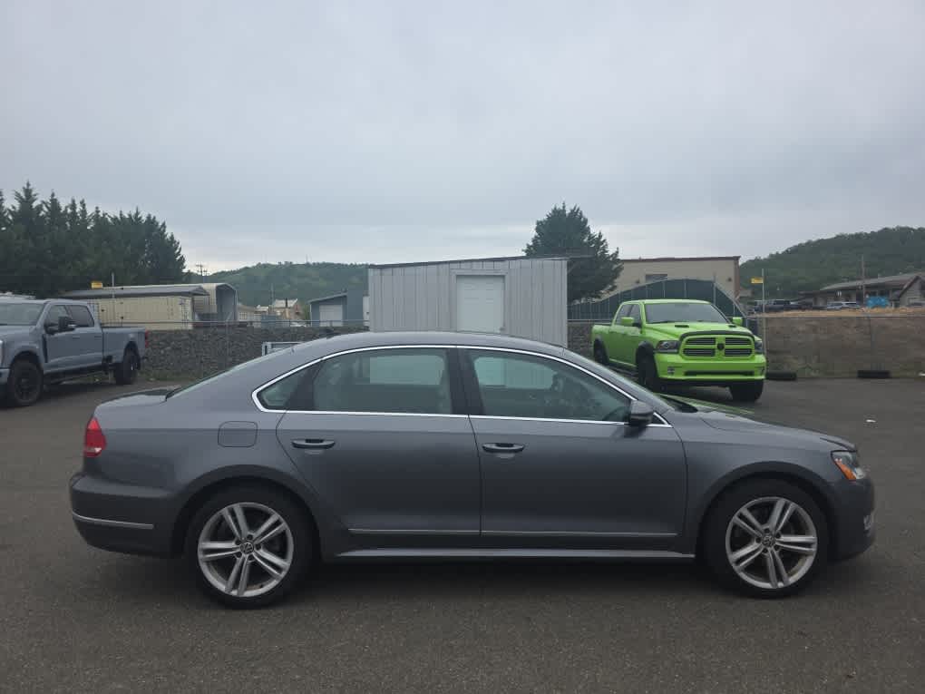 Thumbnail: 2012 Volkswagen Passat - 6