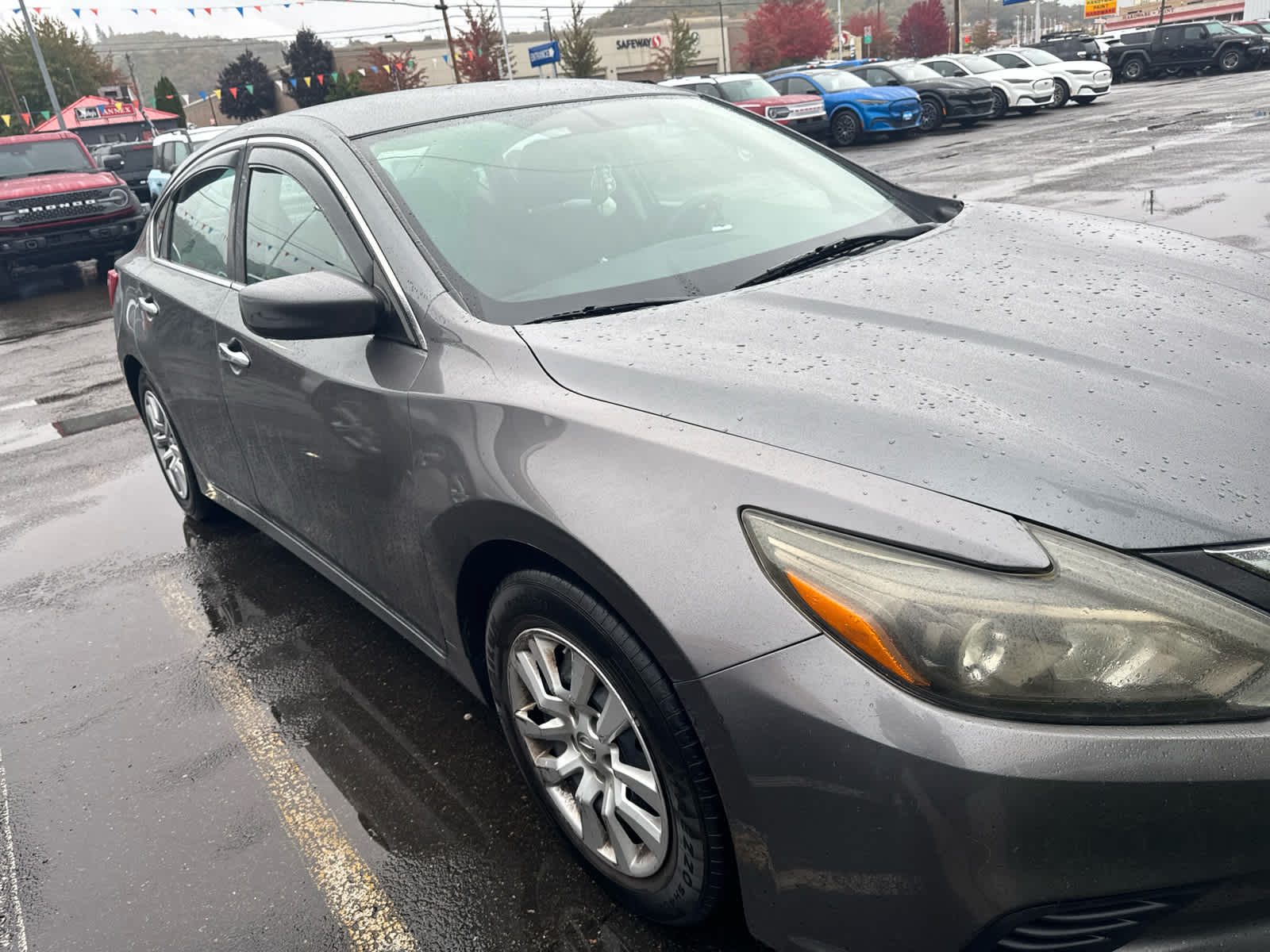 Thumbnail: 2017 Nissan Altima - 4
