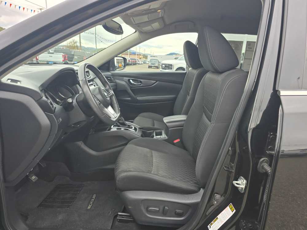 Thumbnail: 2017 Nissan Rogue - 9