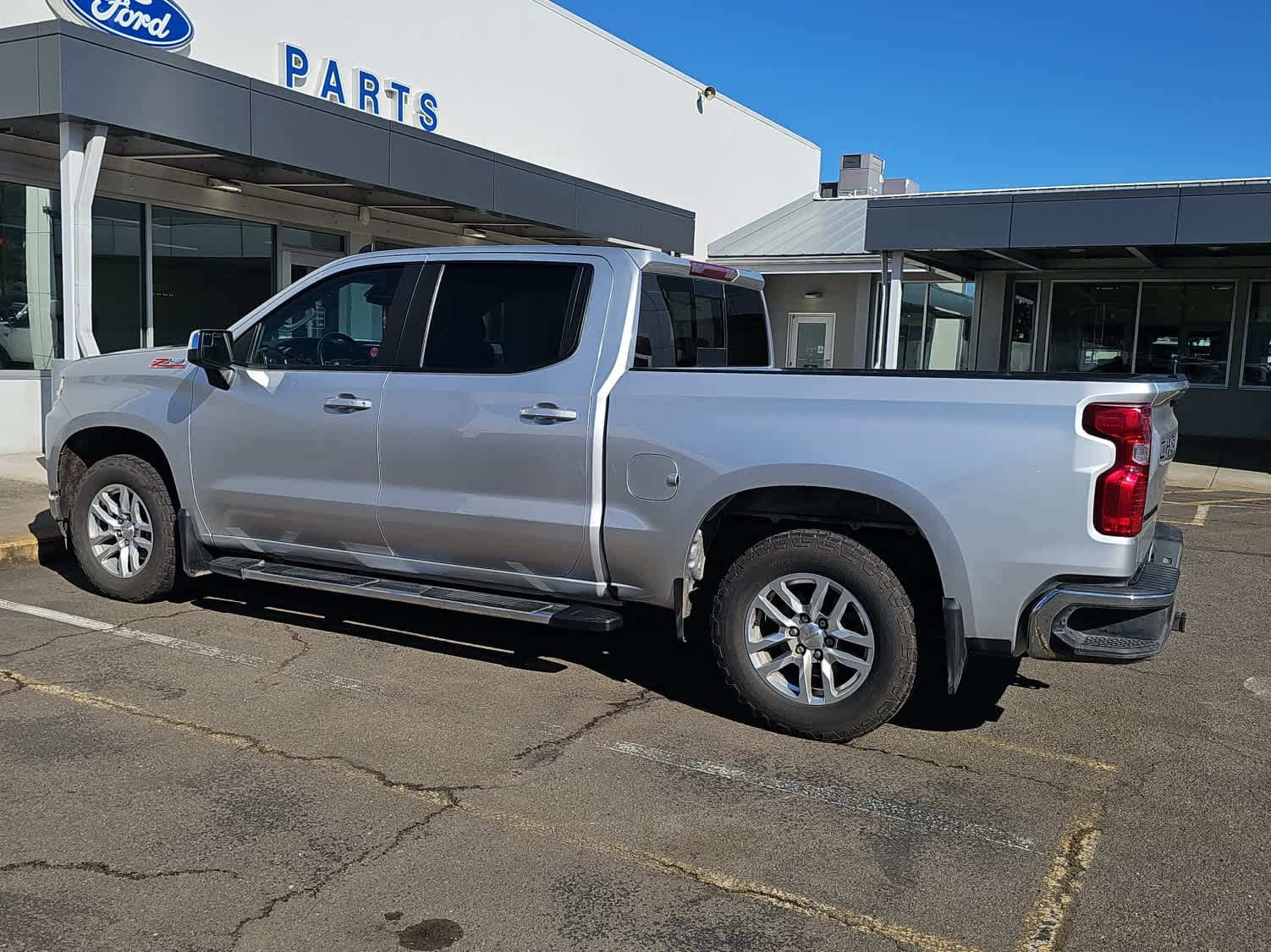 Thumbnail: 2021 Chevrolet Silverado 1500 - 8