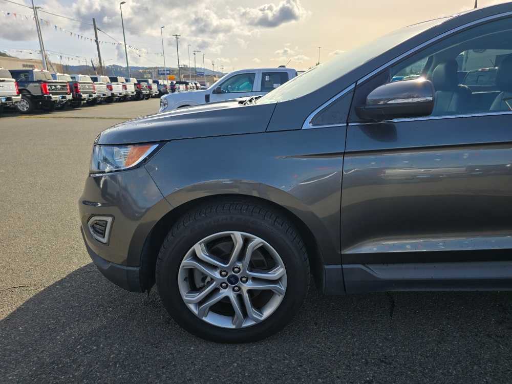 Thumbnail: 2017 Ford Edge - 18