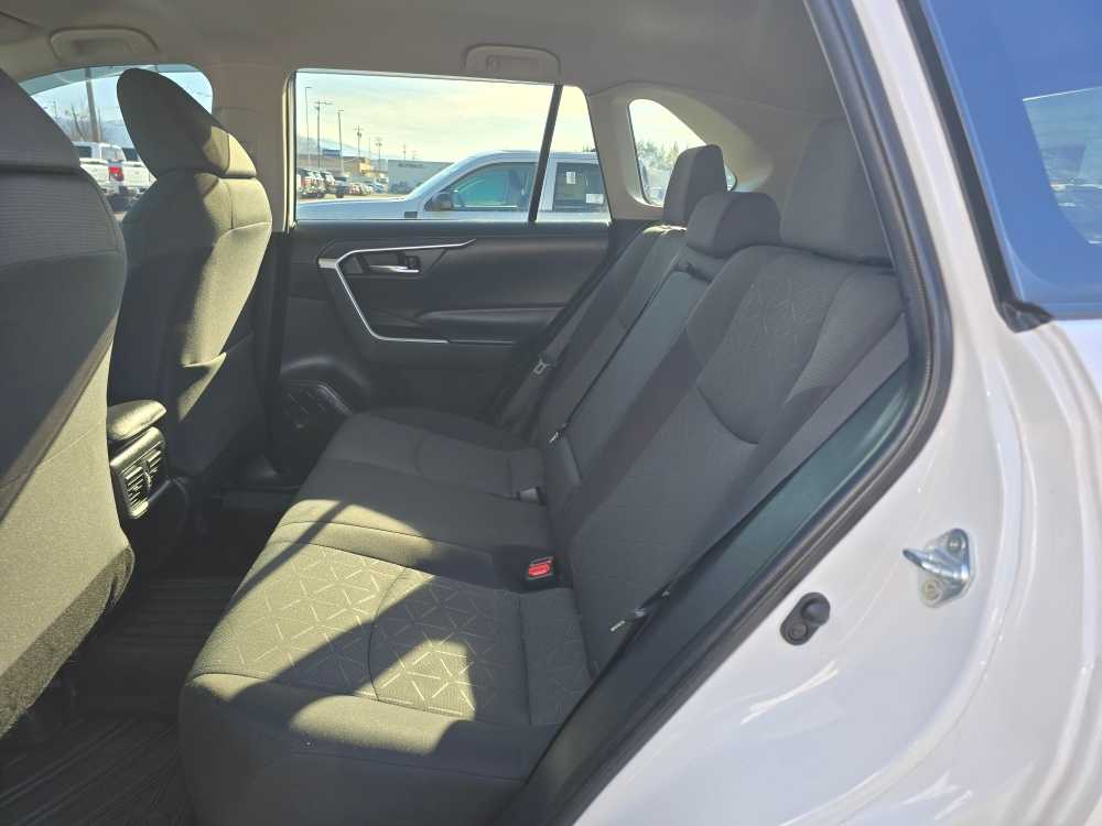 Thumbnail: 2021 Toyota RAV4 - 16