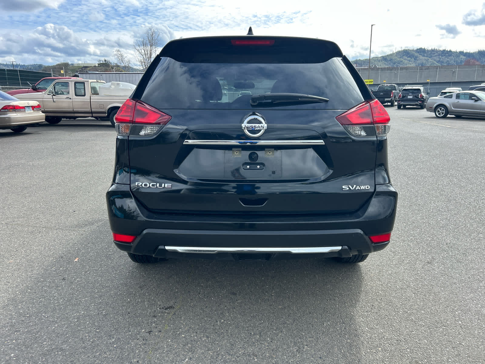 Thumbnail: 2017 Nissan Rogue - 4