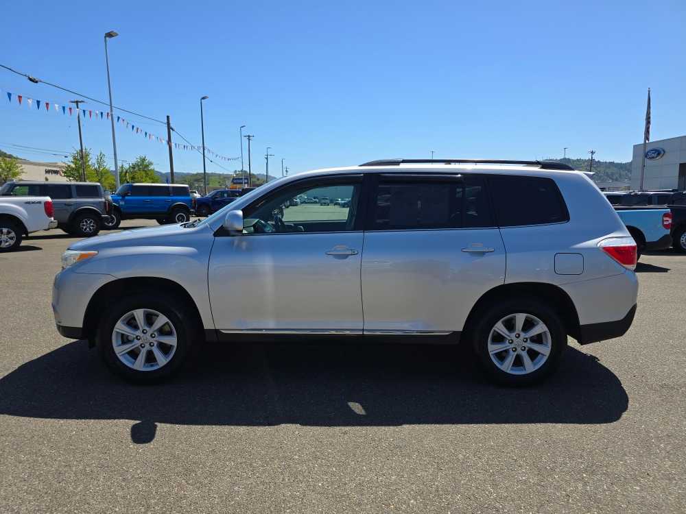 Thumbnail: 2012 Toyota Highlander - 2