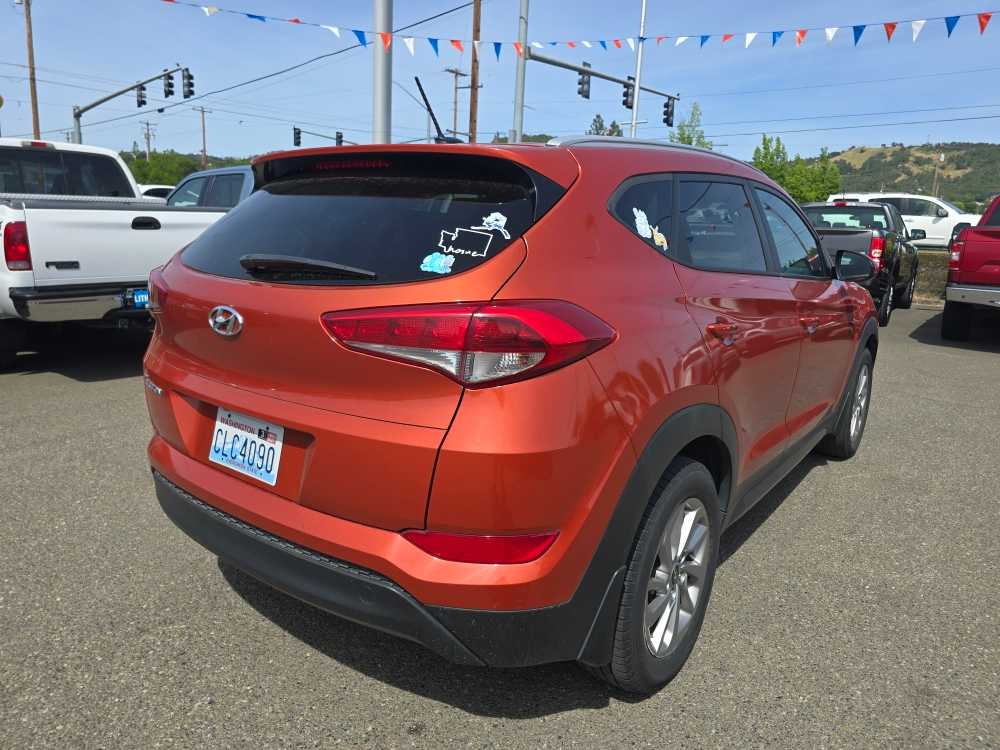 Thumbnail: 2016 Hyundai Tucson - 10