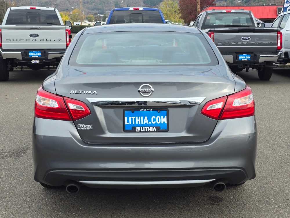 Thumbnail: 2017 Nissan Altima - 4