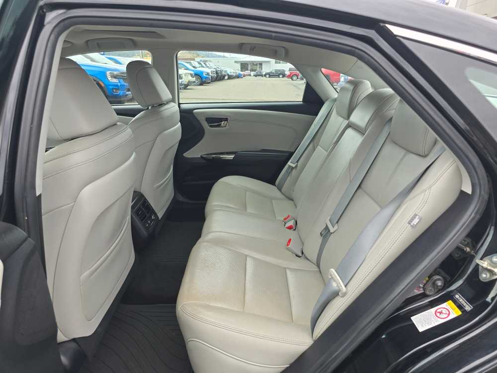 Thumbnail: 2016 Toyota Avalon - 16