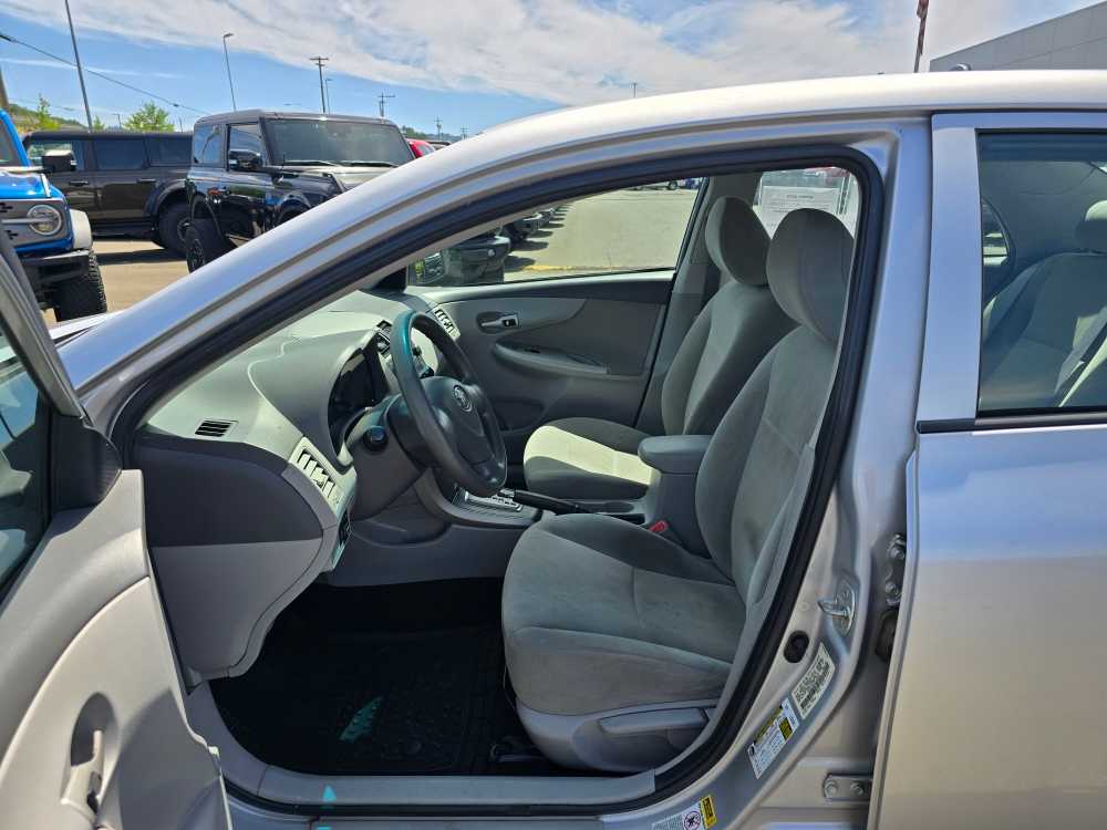 Thumbnail: 2010 Toyota Corolla - 9
