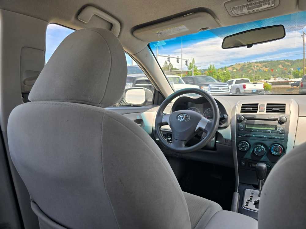 Thumbnail: 2010 Toyota Corolla - 10
