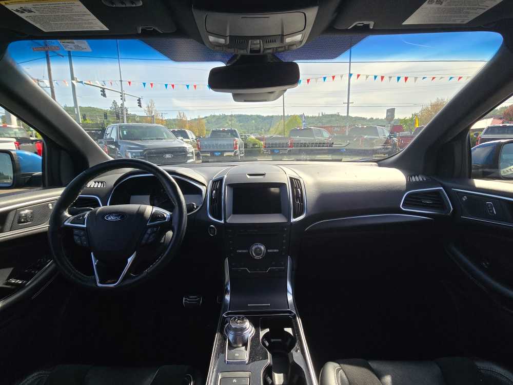 Thumbnail: 2019 Ford Edge - 15