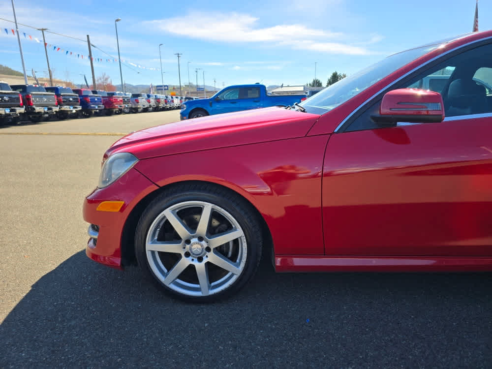 Thumbnail: 2014 Mercedes-Benz C-Class - 8