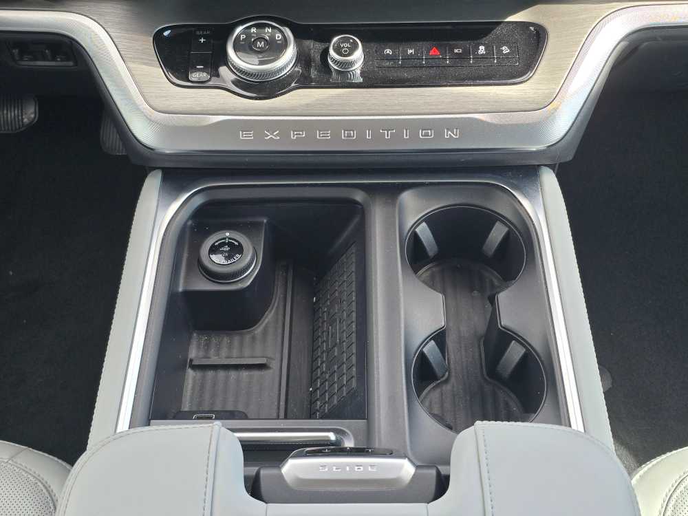 Thumbnail: 2025 Ford Expedition MAX - 13