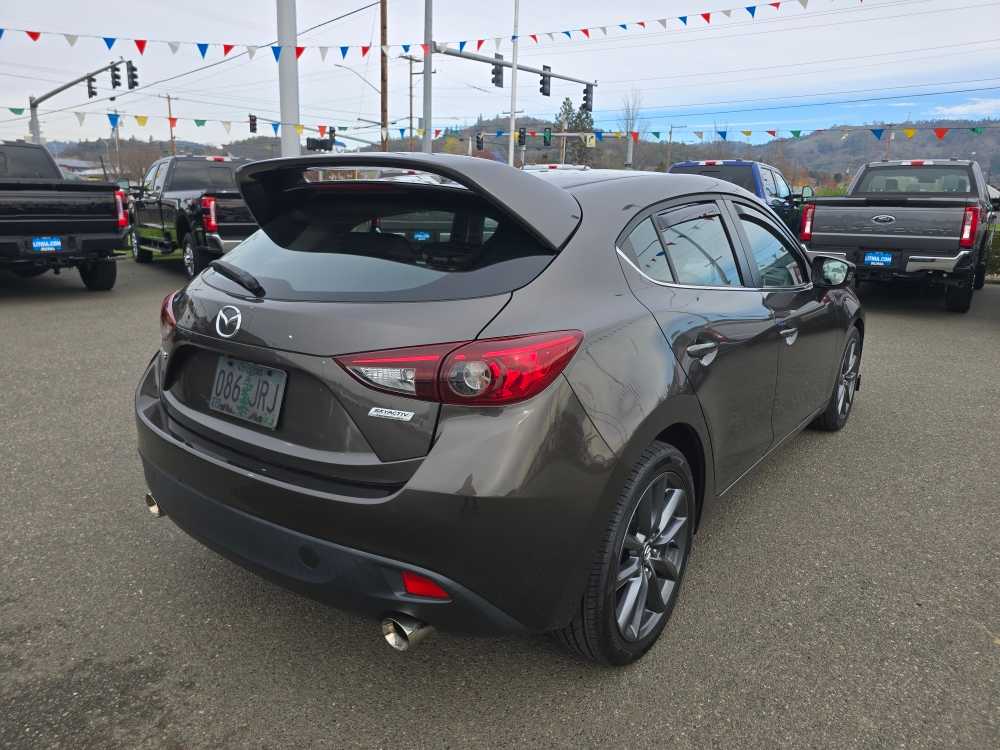 Thumbnail: 2016 Mazda Mazda3 - 17