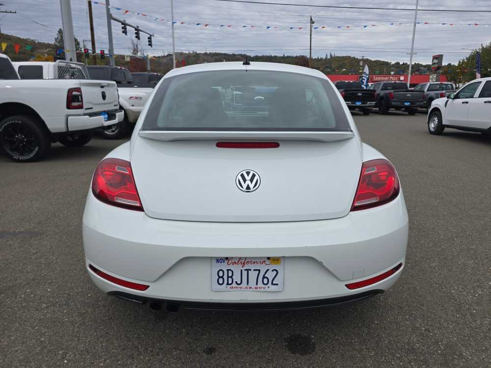 Thumbnail: 2017 Volkswagen Beetle - 4