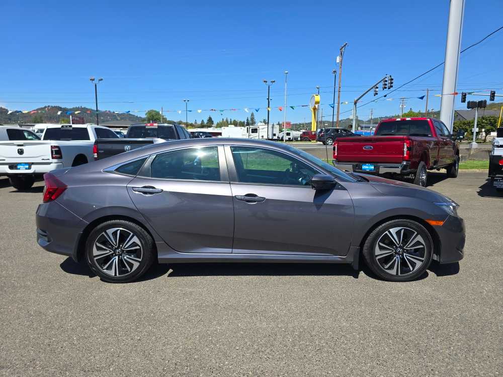 Thumbnail: 2016 Honda Civic - 6