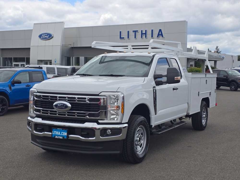 2026 Ford F-350 Super Duty Chassis Cab XL