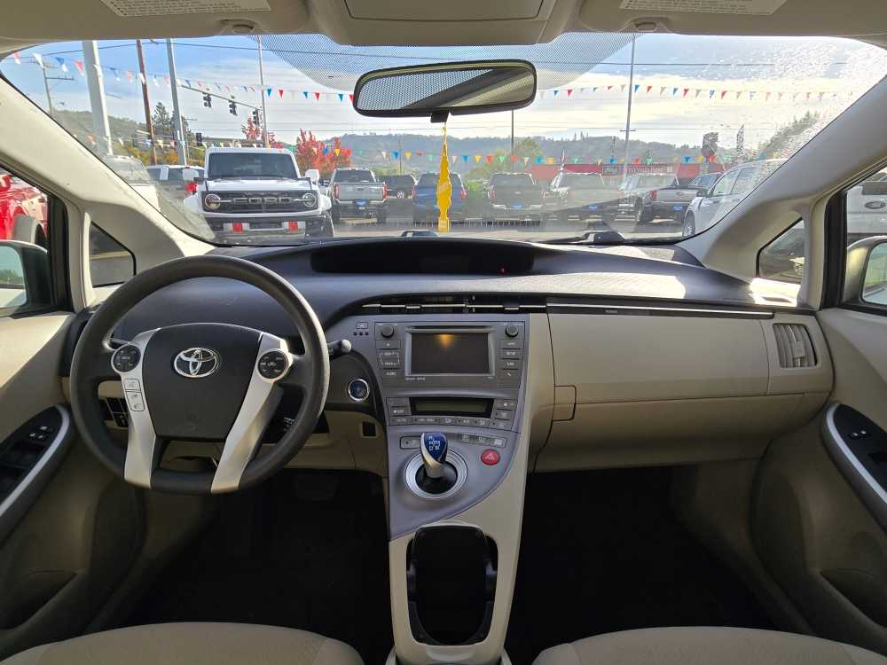 Thumbnail: 2013 Toyota Prius - 15