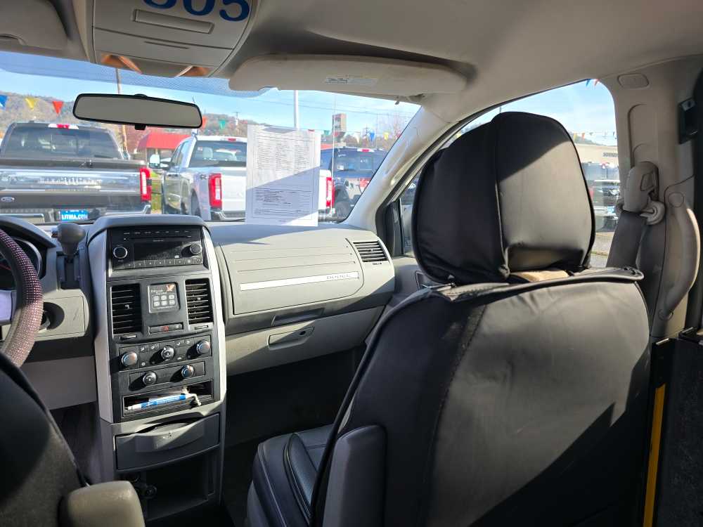 Thumbnail: 2010 Dodge Grand Caravan - 14