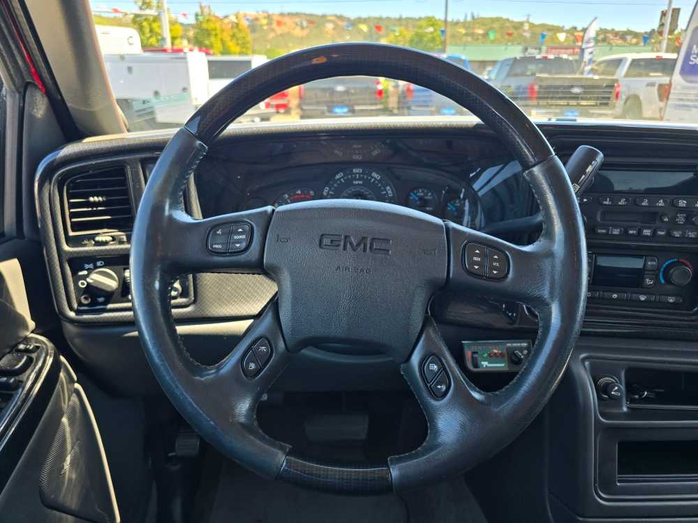Thumbnail: 2004 GMC Sierra 2500 - 11