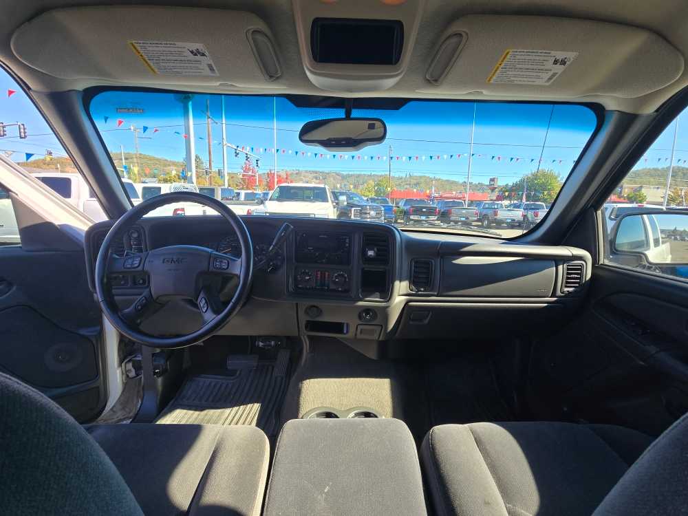 Thumbnail: 2005 GMC Sierra 1500 - 16