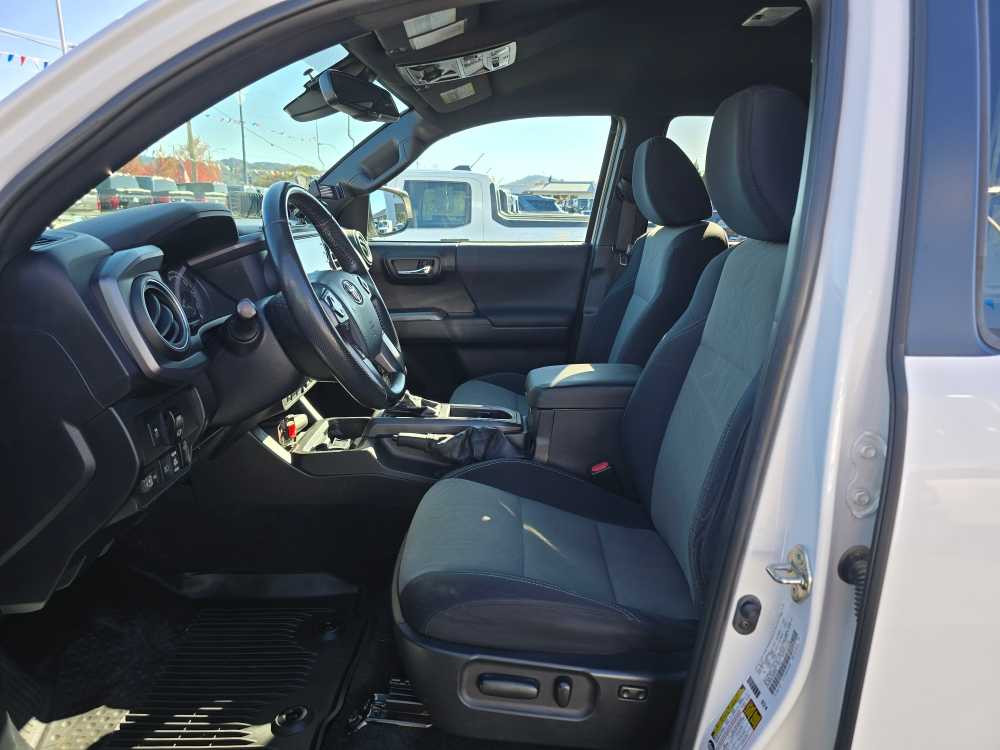 Thumbnail: 2020 Toyota Tacoma - 9