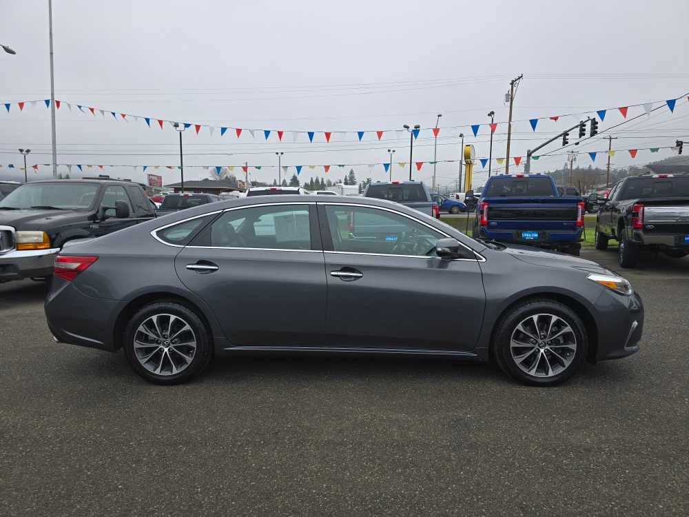 Thumbnail: 2017 Toyota Avalon - 6