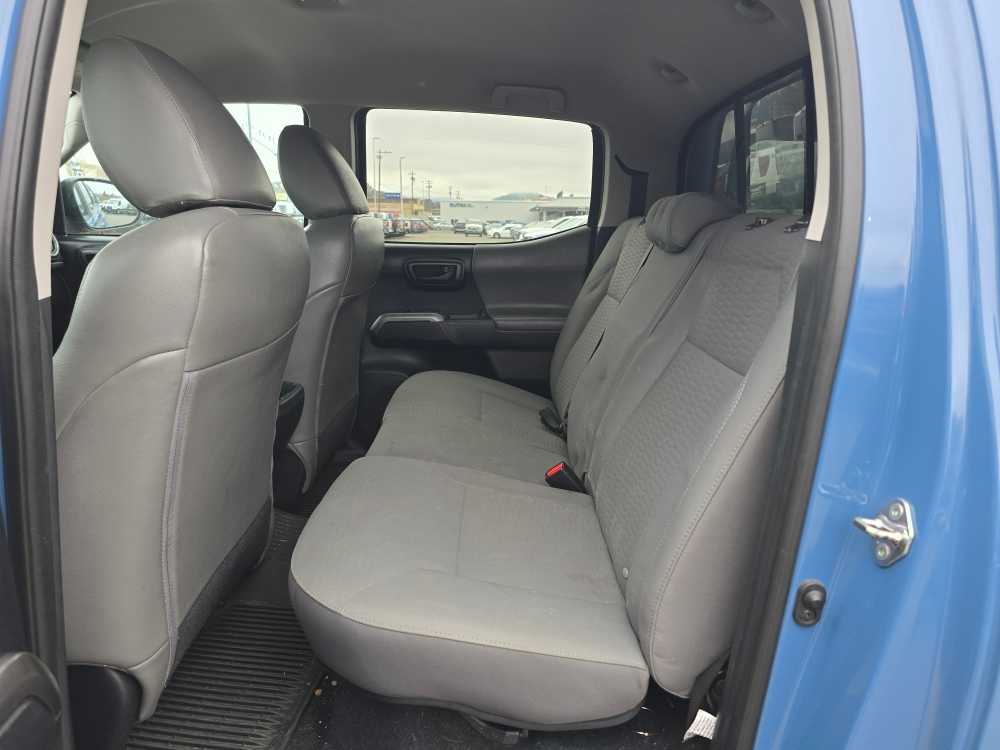 Thumbnail: 2019 Toyota Tacoma - 16