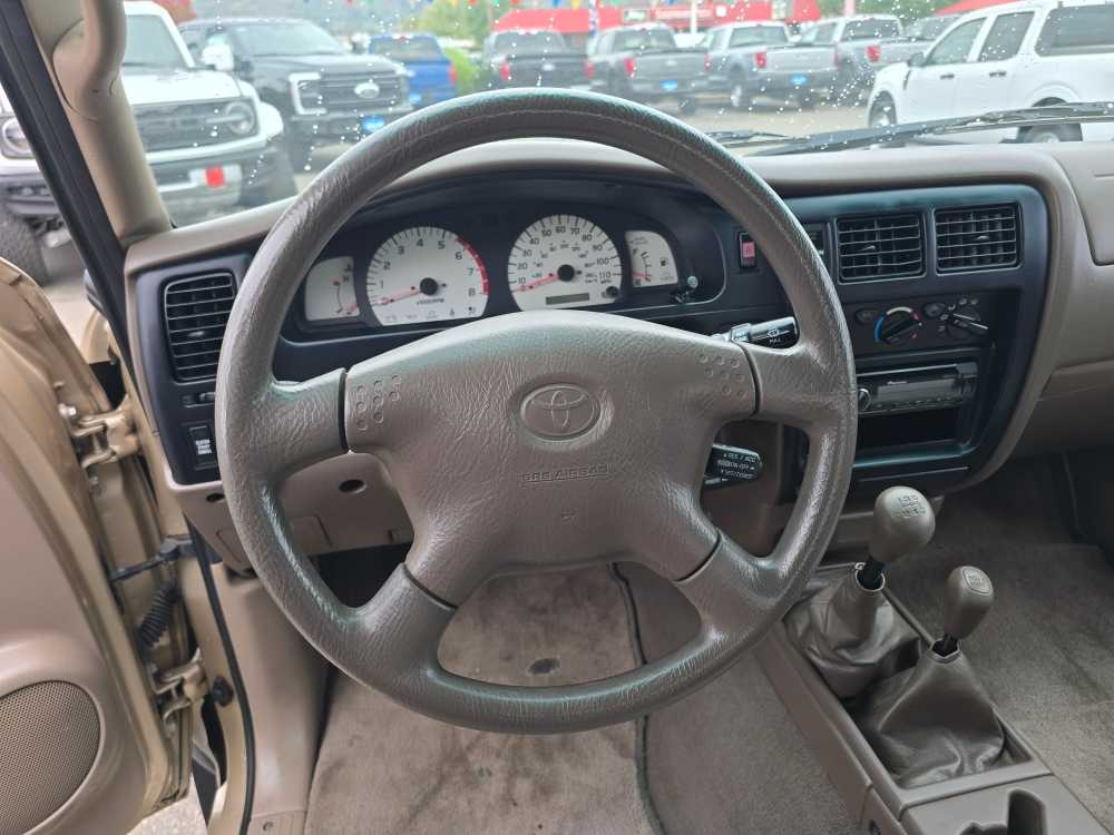 Thumbnail: 2002 Toyota Tacoma - 11