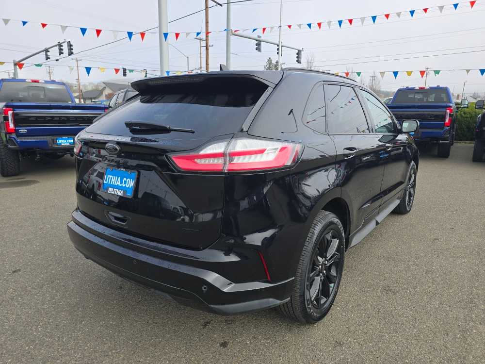 Thumbnail: 2022 Ford Edge - 5