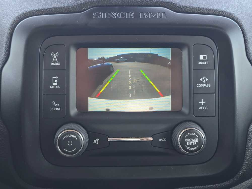 Thumbnail: 2016 Jeep Renegade - 19