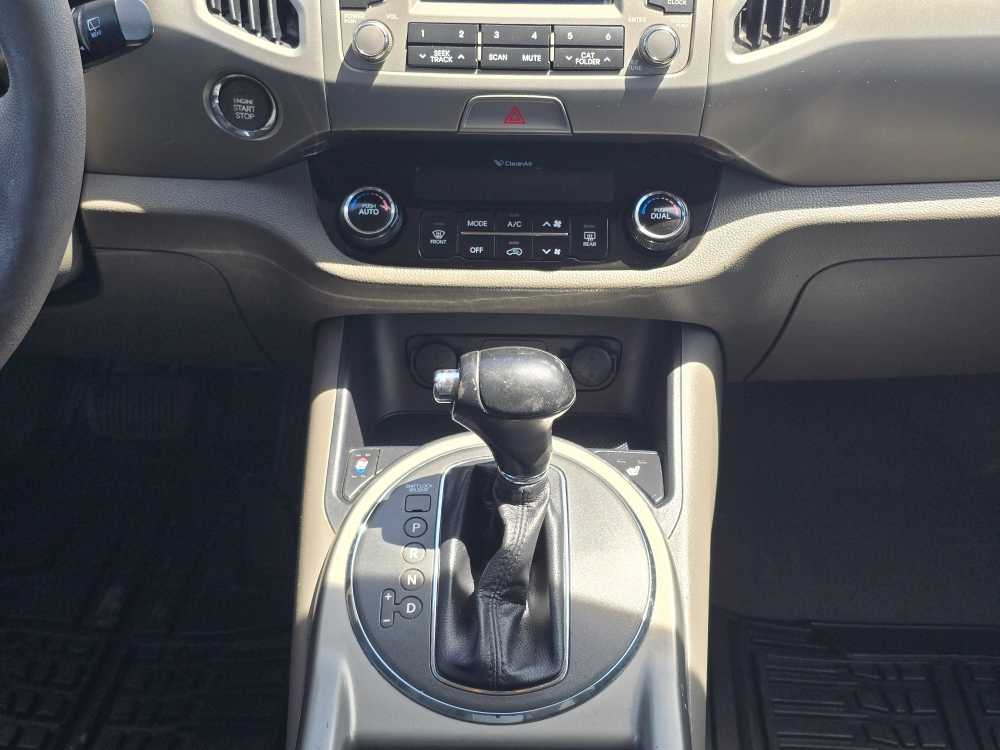 Thumbnail: 2011 Kia Sportage - 14