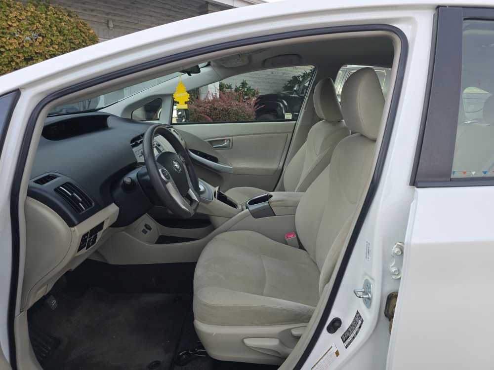 Thumbnail: 2013 Toyota Prius - 9