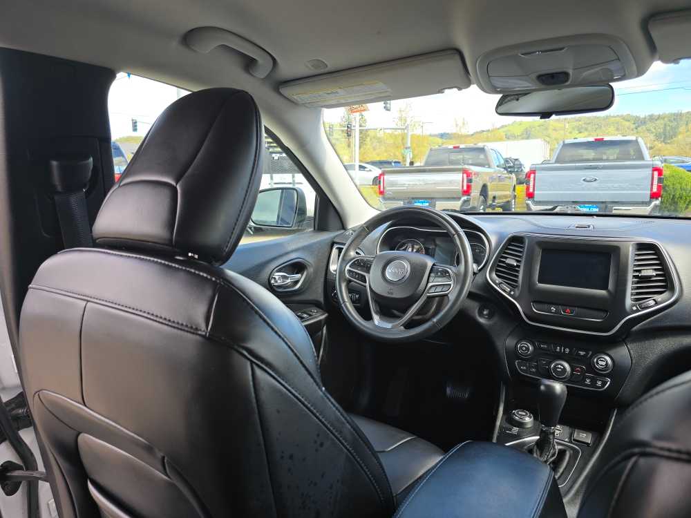 Thumbnail: 2020 Jeep Cherokee - 10