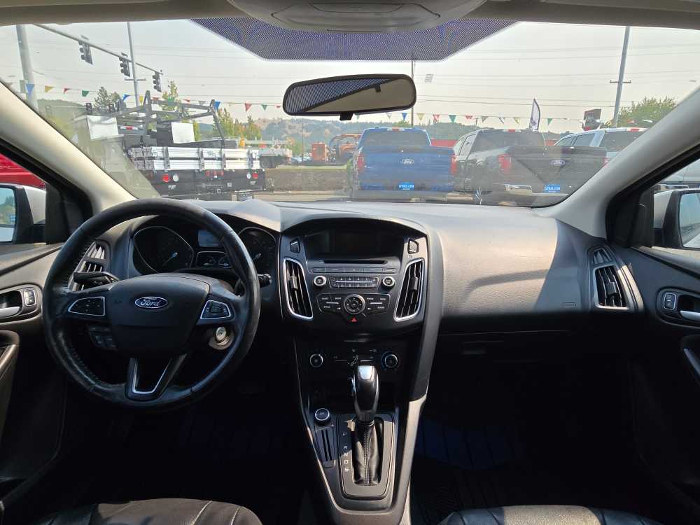 Thumbnail: 2015 Ford Focus - 15