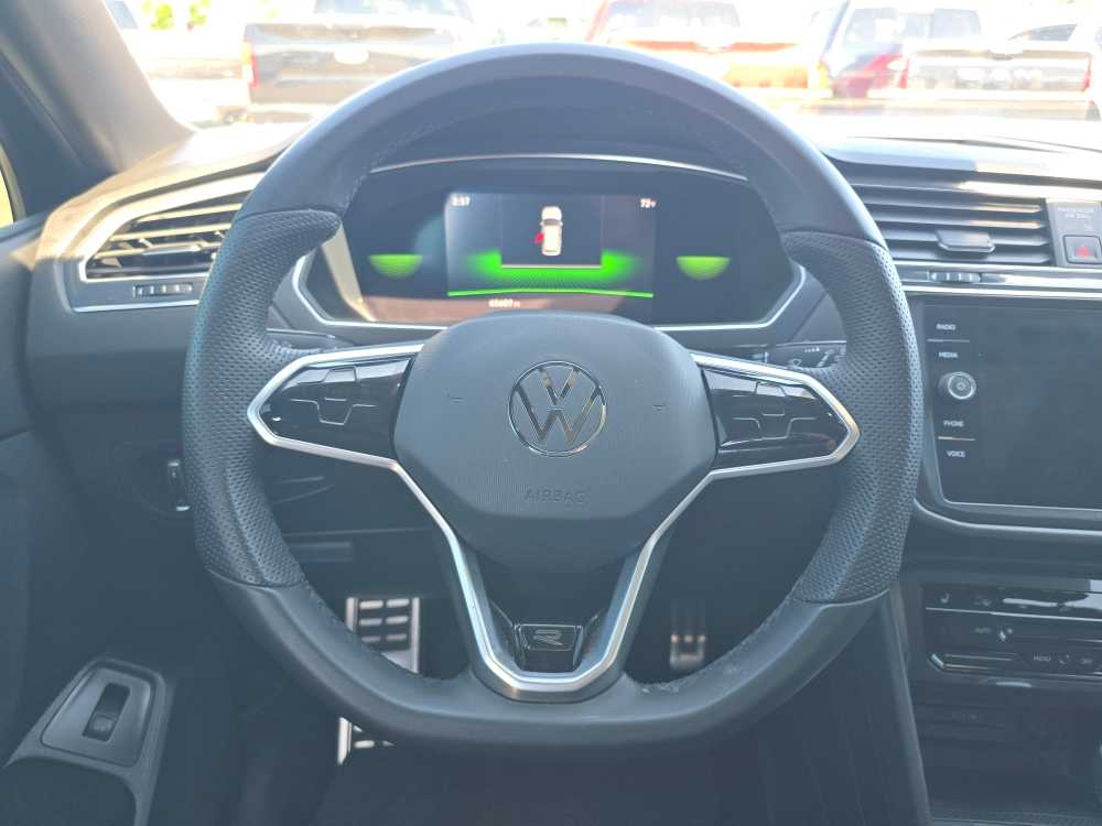 Thumbnail: 2022 Volkswagen Tiguan - 11
