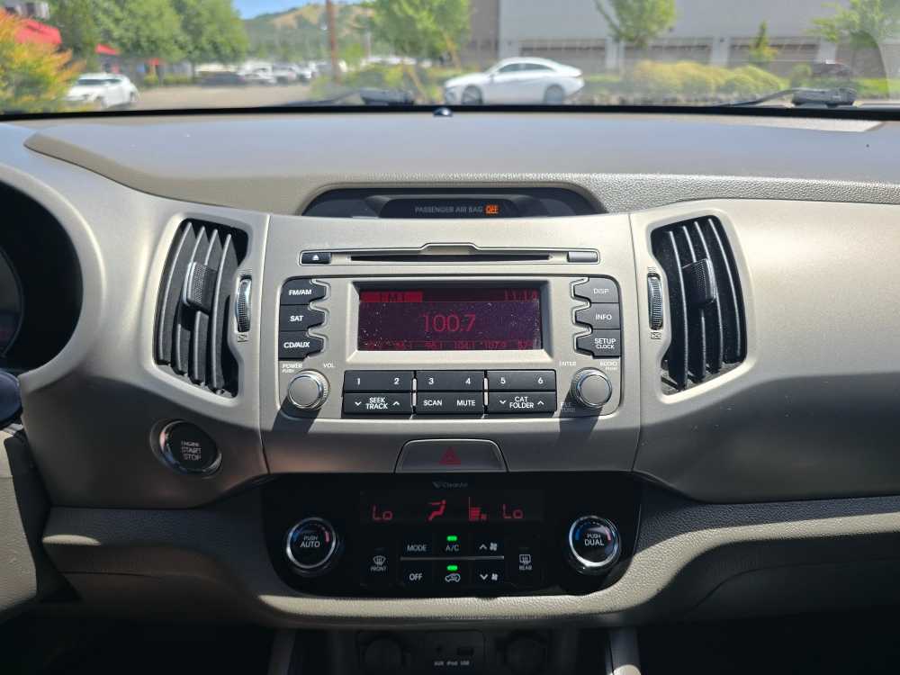 Thumbnail: 2011 Kia Sportage - 13