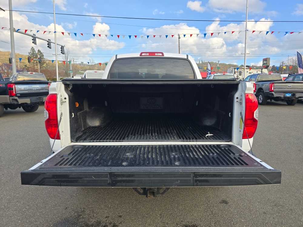 Thumbnail: 2015 Toyota Tundra - 19