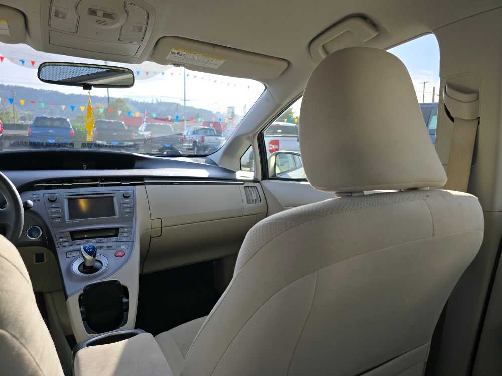 Thumbnail: 2013 Toyota Prius - 14