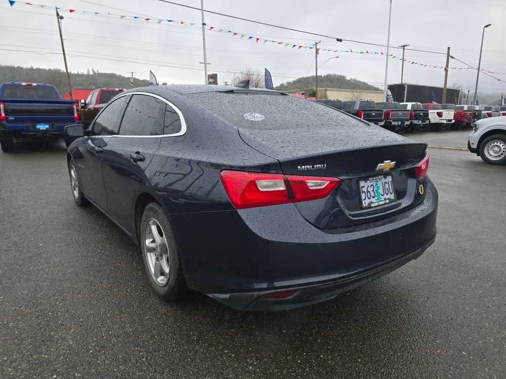 Thumbnail: 2016 Chevrolet Malibu - 2