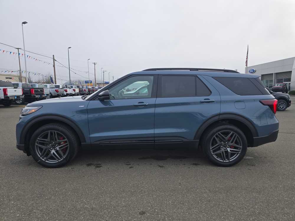 Thumbnail: 2026 Ford Explorer - 3