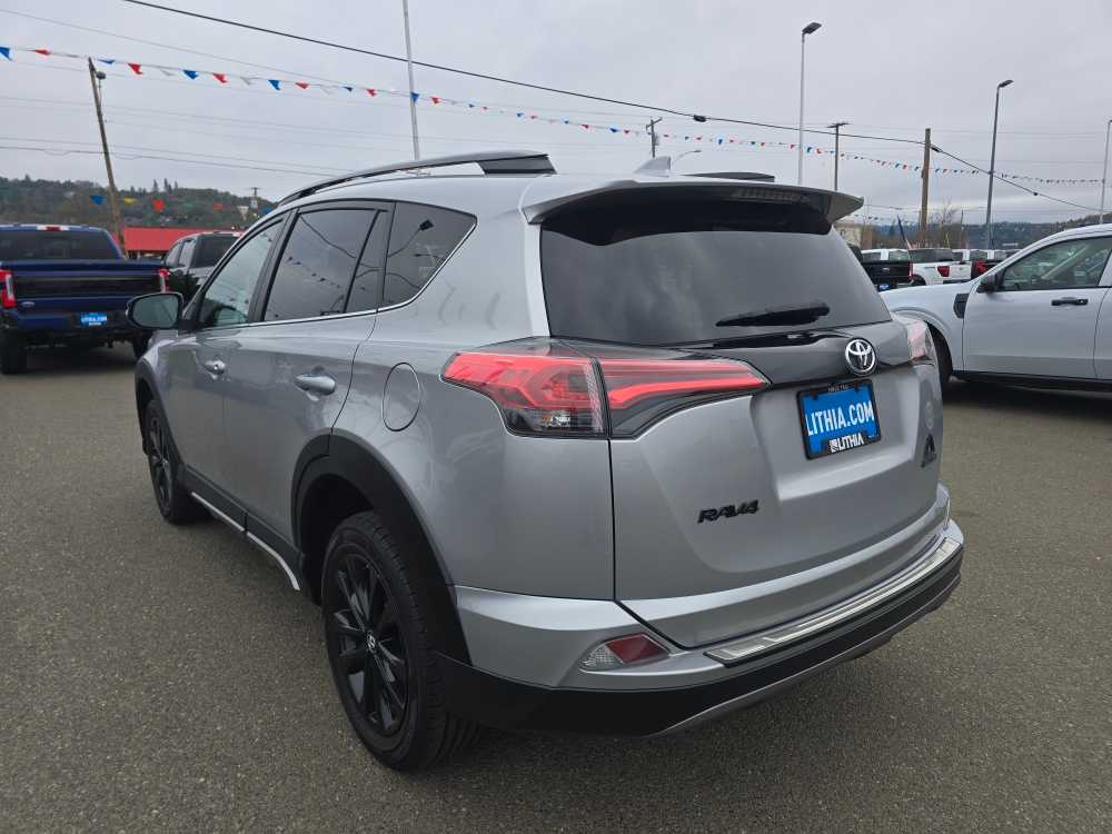 Thumbnail: 2018 Toyota RAV4 - 3