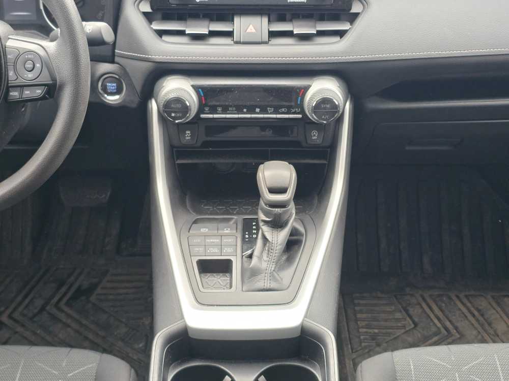 Thumbnail: 2021 Toyota RAV4 - 13