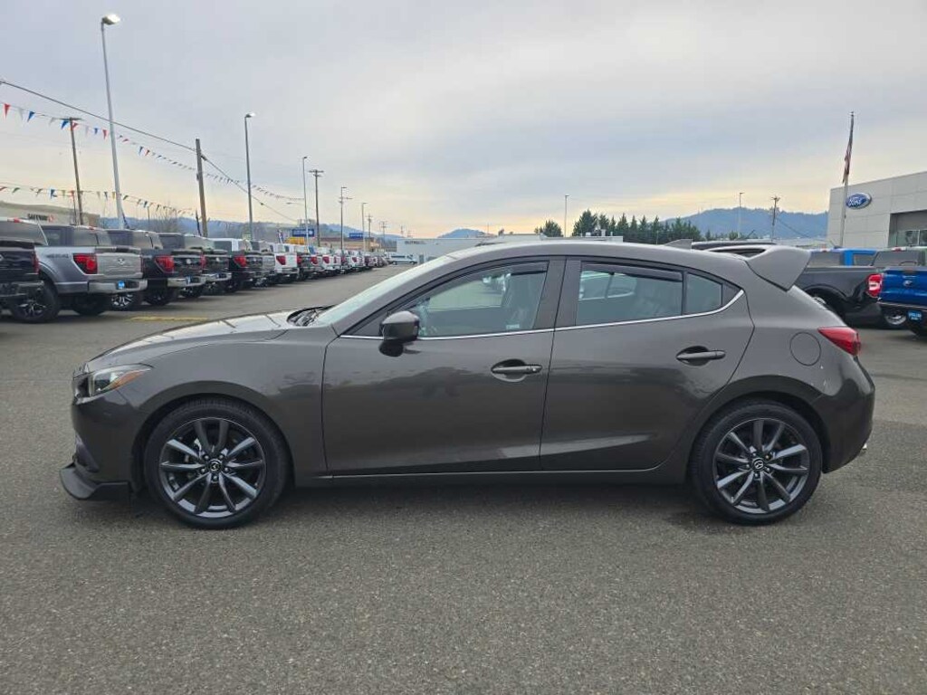 Used 2016 Mazda Mazda3 i Touring Hatchback