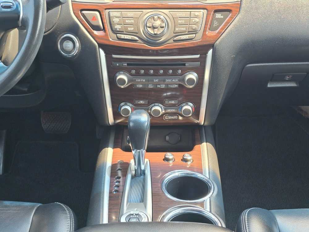 Thumbnail: 2015 Nissan Pathfinder - 13