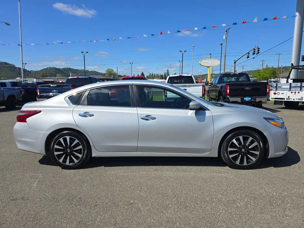 Thumbnail: 2018 Nissan Altima - 6