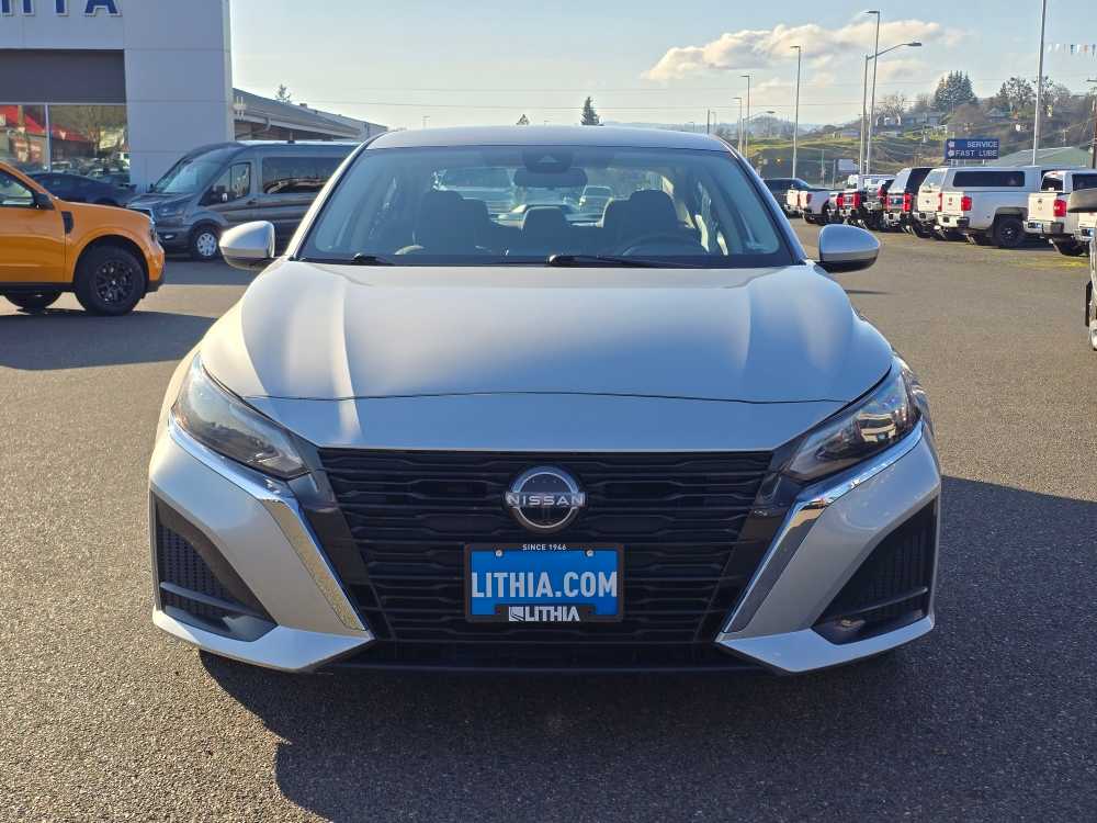 Thumbnail: 2023 Nissan Altima - 8