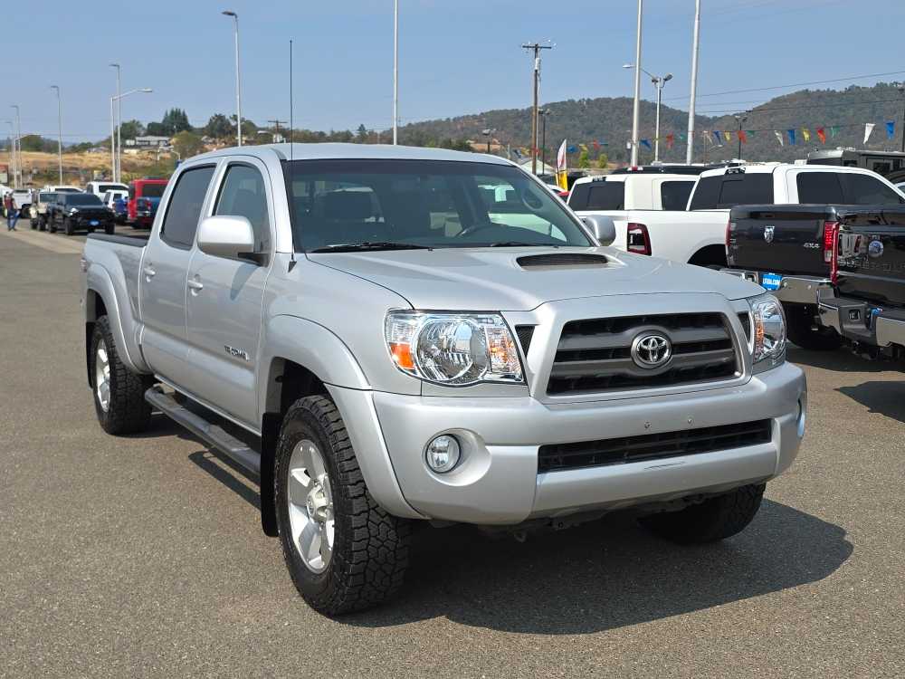Thumbnail: 2010 Toyota Tacoma - 4