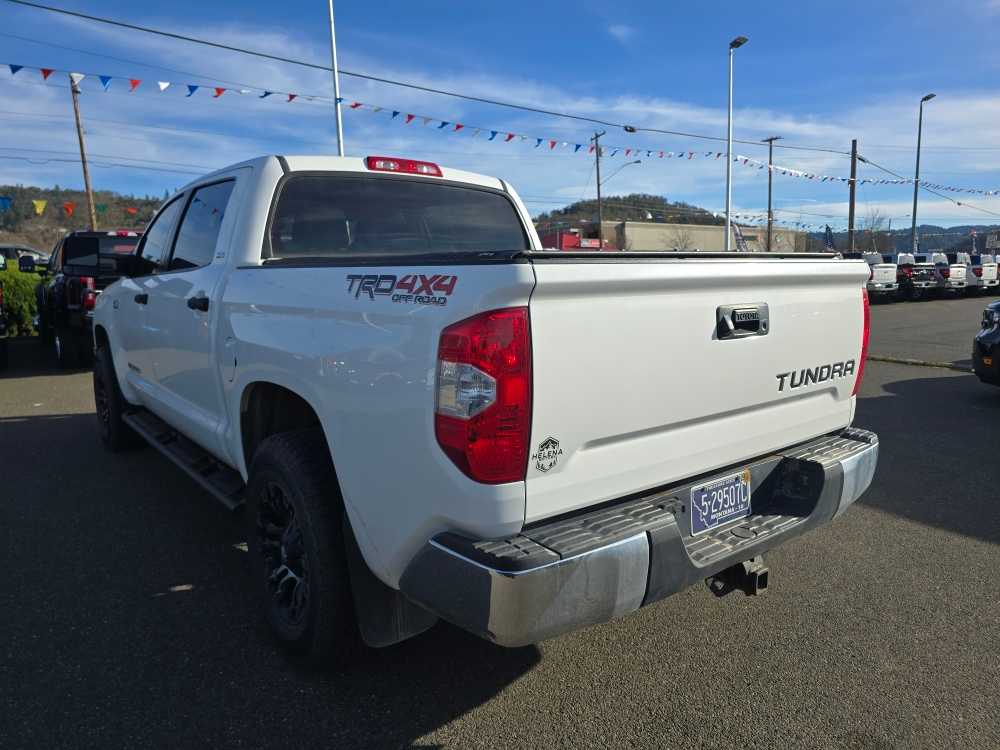 Thumbnail: 2015 Toyota Tundra - 3