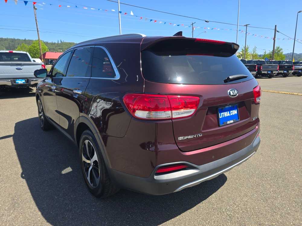 Thumbnail: 2017 Kia Sorento - 3