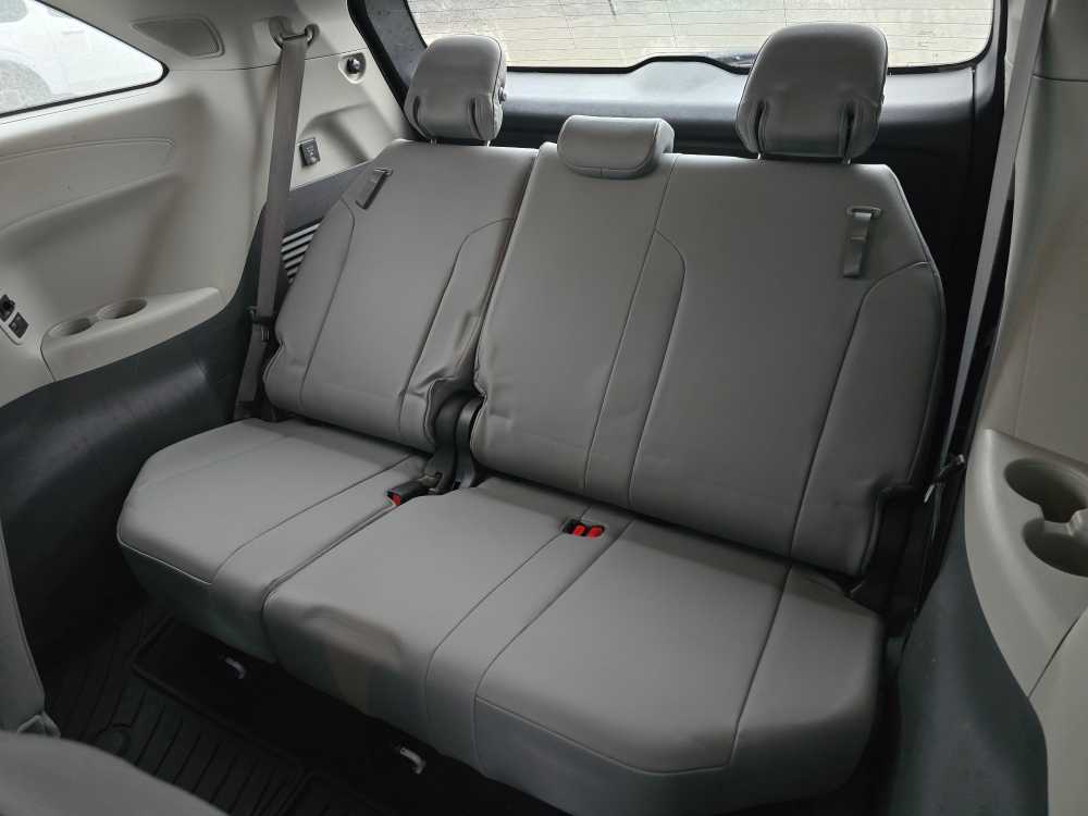 Thumbnail: 2021 Toyota Sienna - 17